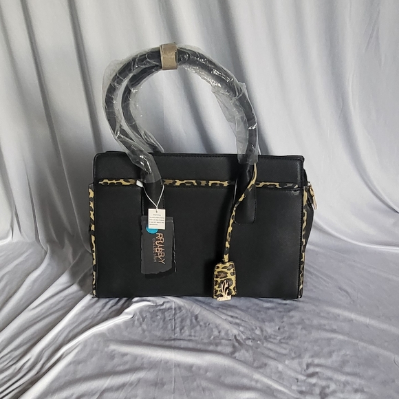 Black and leopard purse - Picture 2 of 9